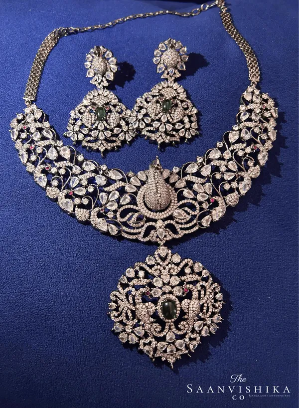 Green_Alloy_Blend_Victorian_Peacock_Detachable_Pendant_Necklace_Set_For_Women