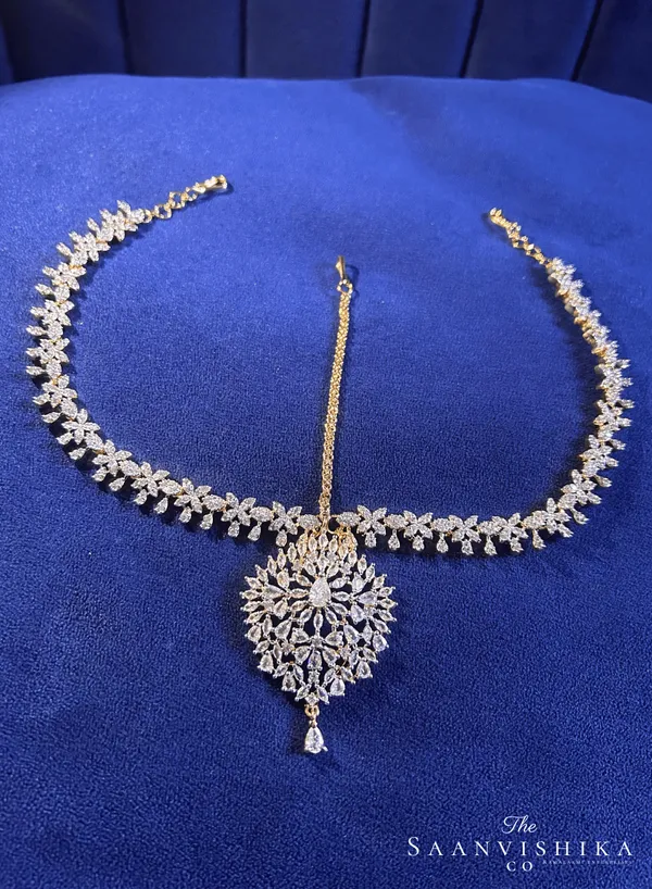 Silver_Alloy_Blend_Floral_Chain_Bridal_Maang_Tikka_For_Women