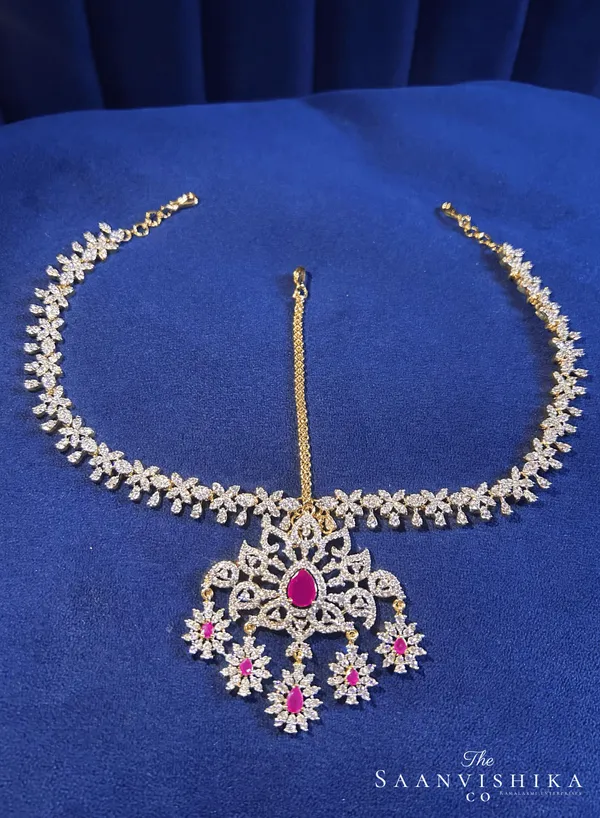 Red_Alloy_Blend_Floral_Chain_Maang_Tikka_For_Women