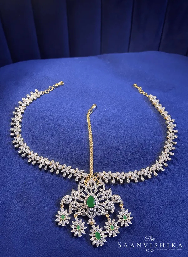 Green_Alloy_Floral_Chain_Maang_Tikka_For_Women