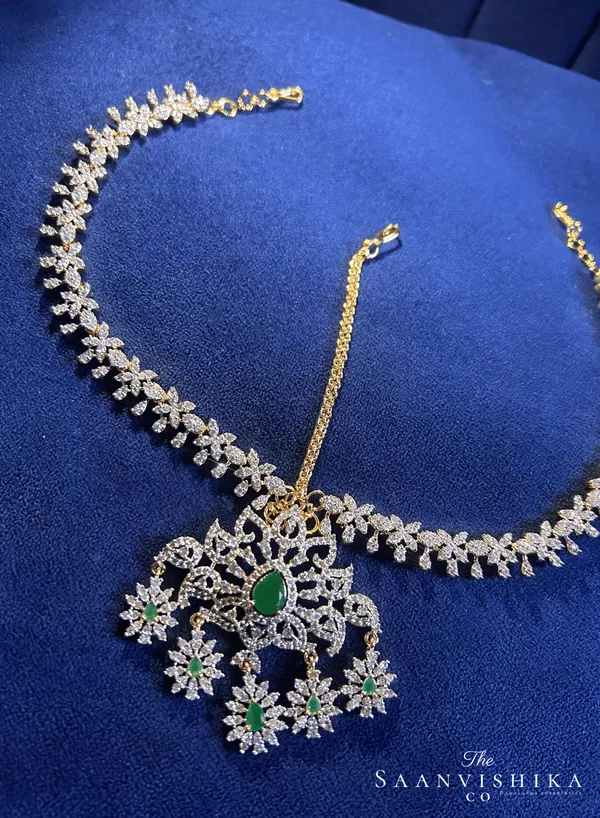 Green_Alloy_Floral_Chain_Maang_Tikka_For_Women