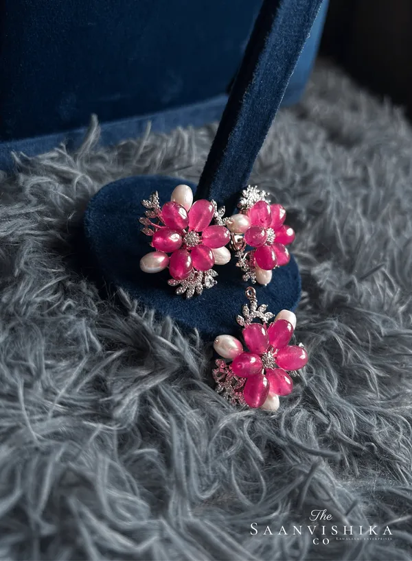 Pink_Alloy_Blend_Natural_Beads_Pendant_Set_For_Women