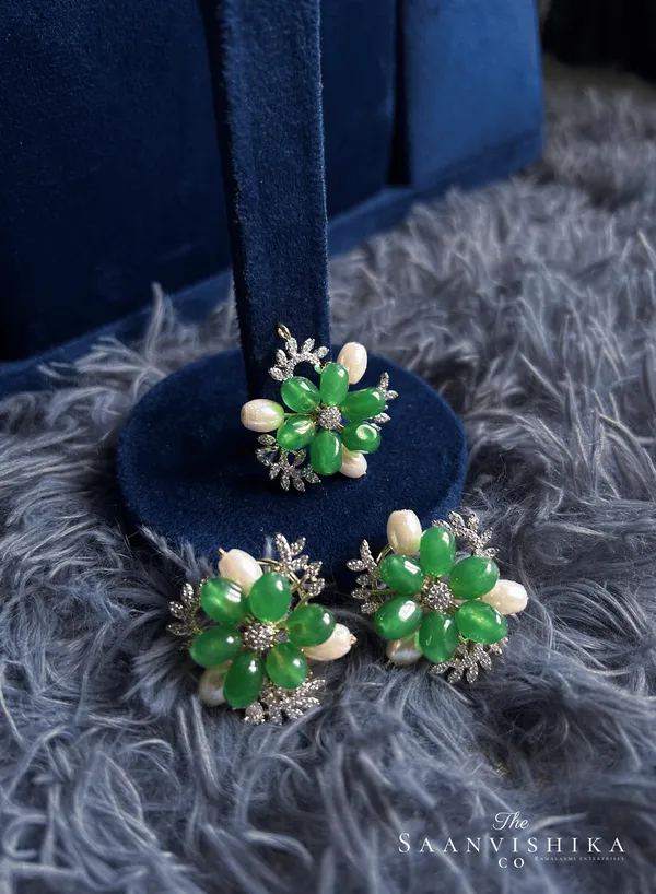 Green_Alloy_Natural_Beads_Pearl_Pendant_Set_For_Women