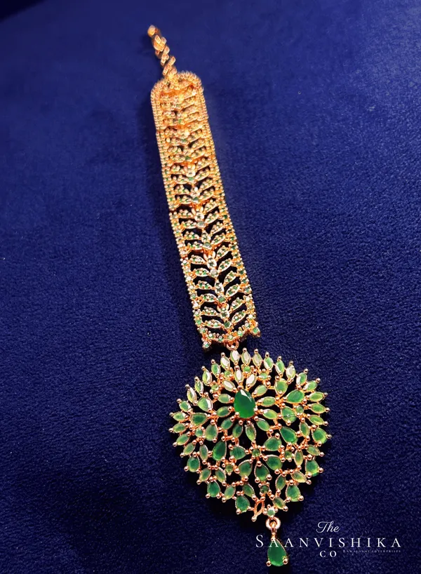 Multicolor_Alloy_Emerald_Bridal_Maang_Tikka_For_Women