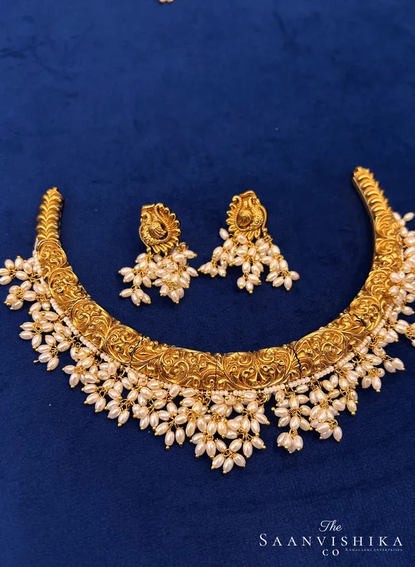 Golden_Alloy_Micro_Pearl_Kante_Necklace_Set_For_Women