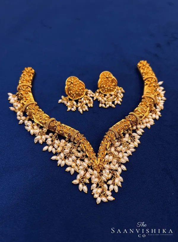 Gold_Alloy_Micro_Pearl_V-Shaped_Kante_Necklace_Set_For_Women