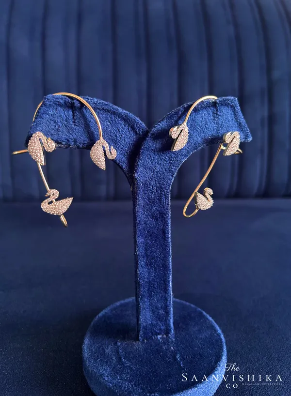 Golden_Alloy_Swan_Cz_Diamond_Earcuffs_For_Women