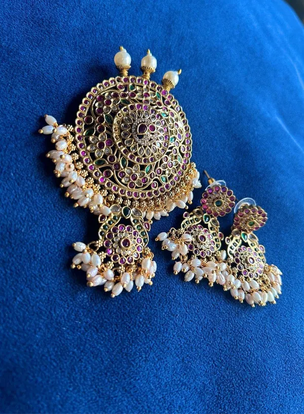 Golden_Alloy_Jalebi_Detachable_Pendant_Necklace_For_Women
