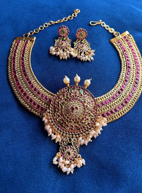 Golden_Alloy_Jalebi_Detachable_Pendant_Necklace_For_Women
