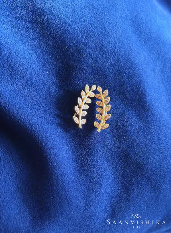 Golden_Alloy_Leaf_Climber_Ear_Cuffs_For_Women