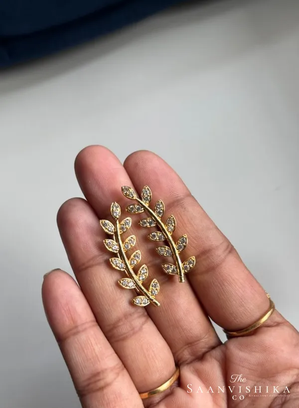 Golden_Alloy_Leaf_Climber_Ear_Cuffs_For_Women