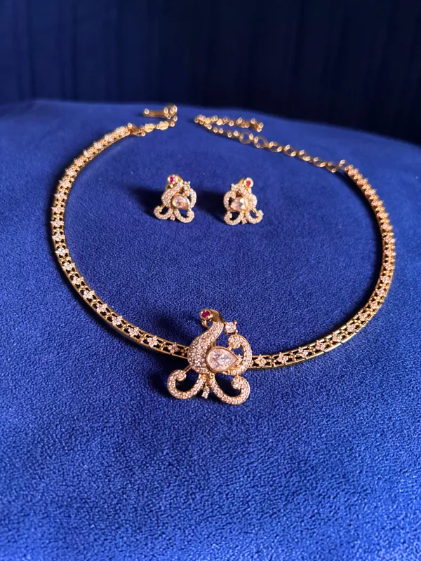 Golden_Alloy_Victorian_Swan_Kanti_Necklace_Set_For_Women
