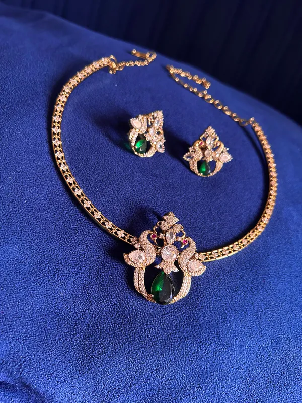 Green_Alloy_Victorian_Double_Swan_Kanti_Pendant_Set_For_Women