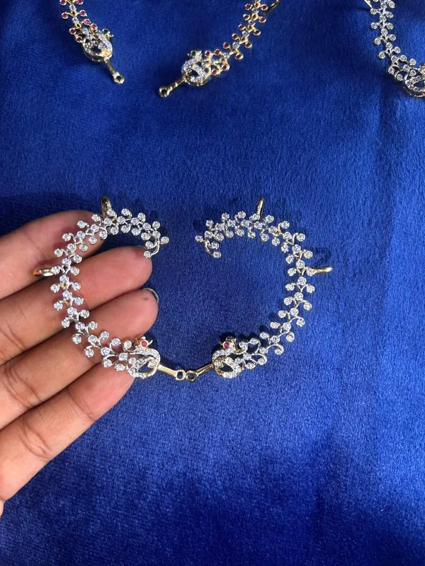 White_Alloy_Swan_Diamond_Look_Earcuffs_For_Women