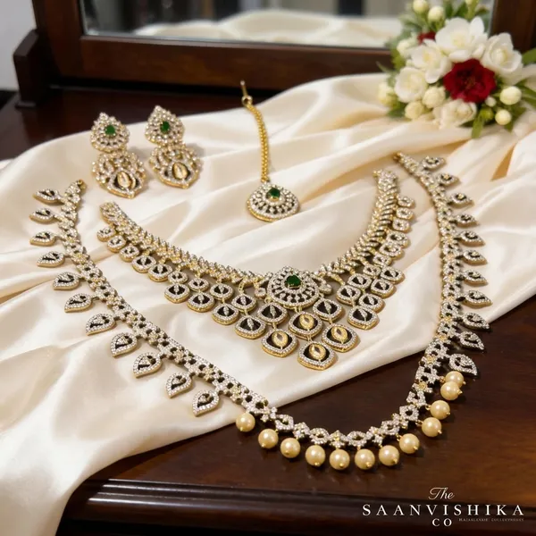 Multicolor_Alloy_Diamond_Haram_Tikka_Bridal_Combo_Set_For_Women