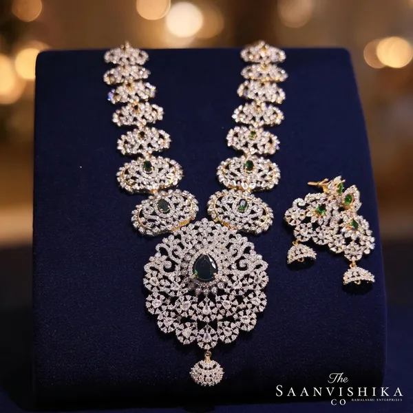 Green_Alloy_Grand_Pendant_Diamond_Necklace_For_Women