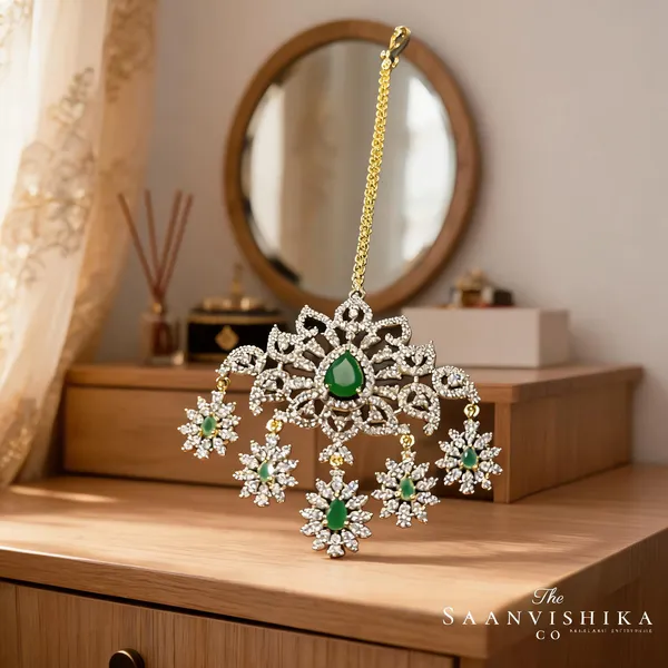 Green_Alloy_Floral_Diamond_Maang_Tikka_For_Women
