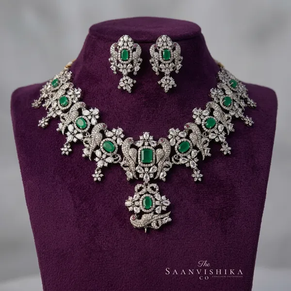 Green_Alloy_Victorian_Parrot_Choker_Necklace_For_Women