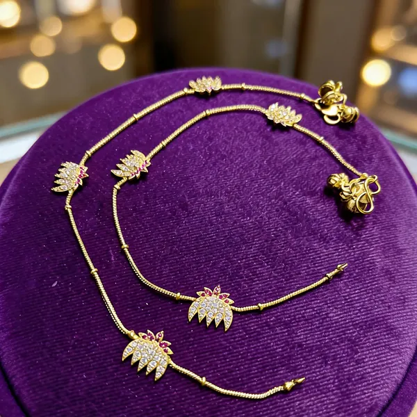 Golden_Alloy_Blend_Lotus_Anklet_For_Women