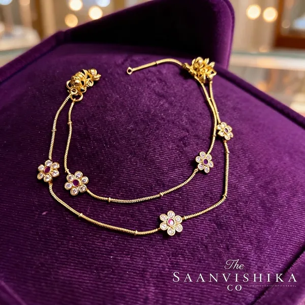 Golden_Alloy_Floral_Anklet_For_Women