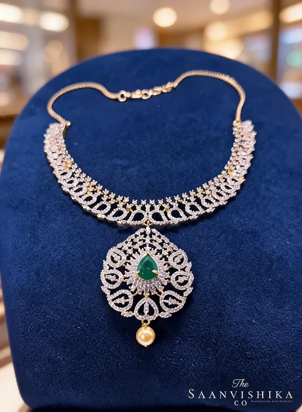 Green_Alloy_Grand_Pendant_Pearl_Necklace_For_Women