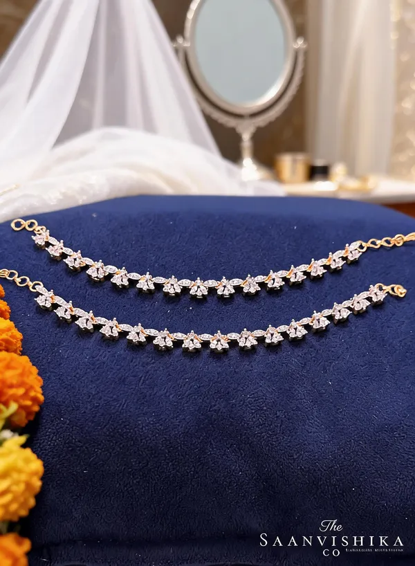 Golden_Alloy_Floral_Hanging_Diamond_Bridal_Earchain_For_Women