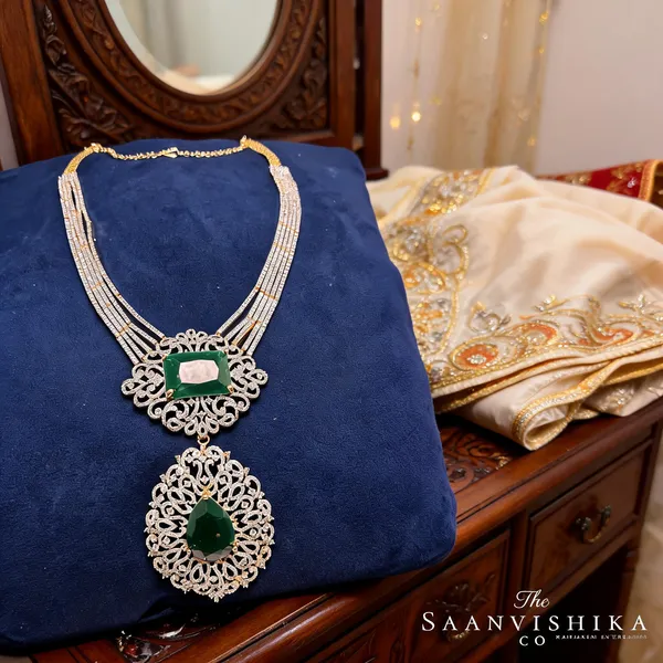 Multicolor_Alloy_Uncut_Emerald_Diamond_Replica_Haram_Set_For_Women