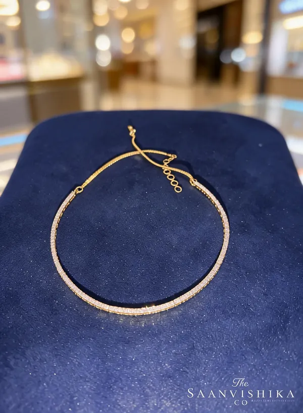 Golden_Alloy_Flexible_American_Diamond_Kante_Necklace_For_Women