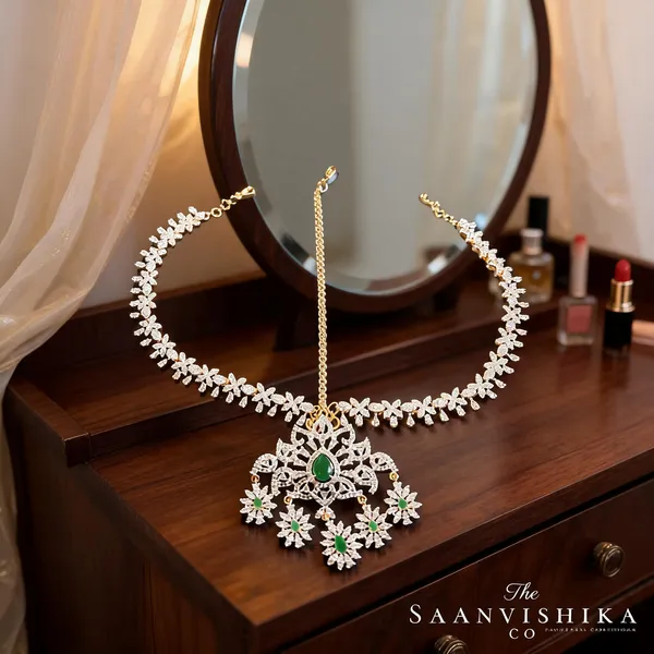 Green_Alloy_Floral_Chain_Maang_Tikka_For_Women