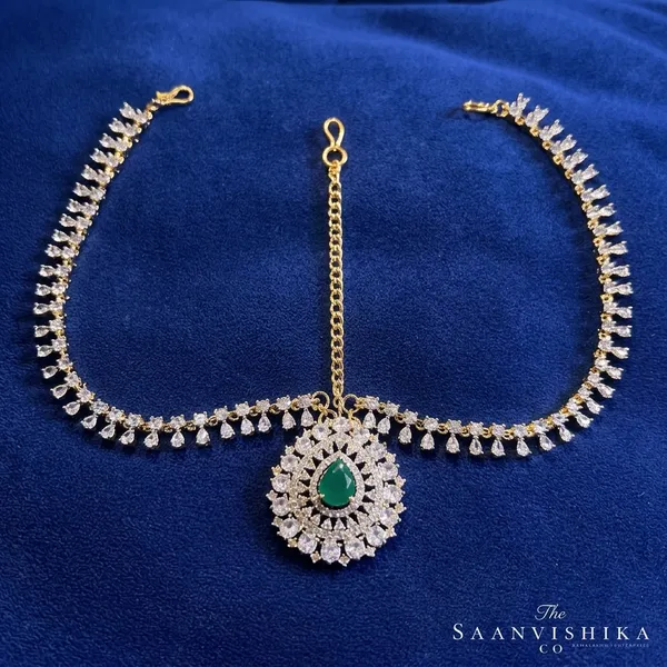 Green_Alloy_Droplet_Diamond_Chain_Maang_Tikka_For_Women