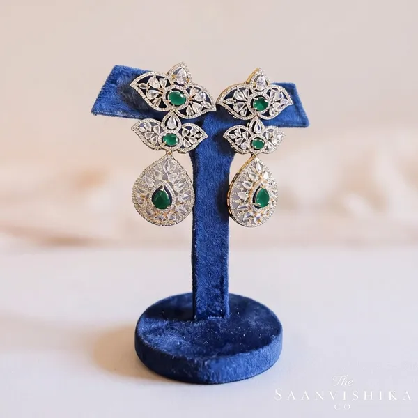 Green_Alloy_Blend_Dual_Star_Droplet_Drop_Earrings_For_Women