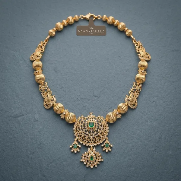Golden_Alloy_Emerald_Gemstone_Kante_Necklace_For_Women