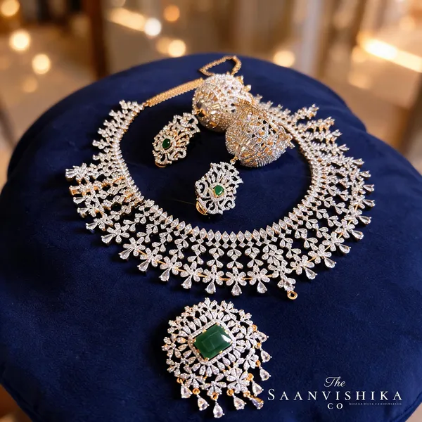 Green_Alloy_Detachable_Pendant_Diamond_Necklace_With_Earrings_For_Women
