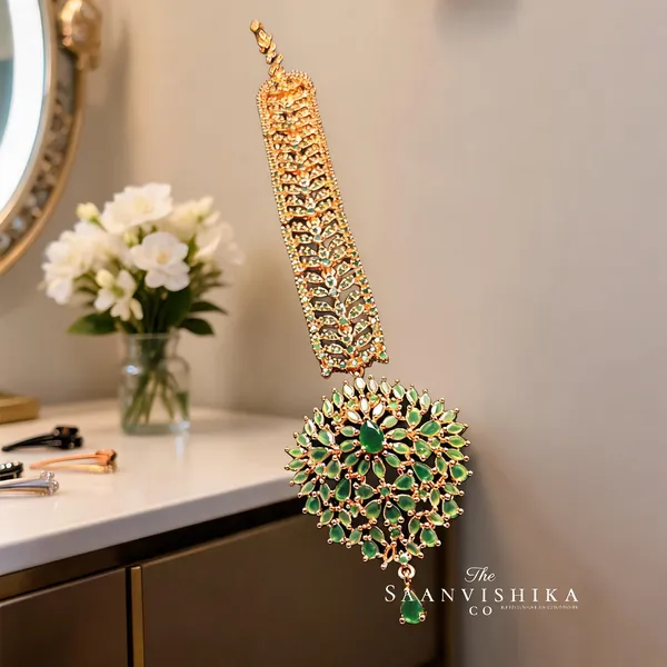 Multicolor_Alloy_Emerald_Bridal_Maang_Tikka_For_Women