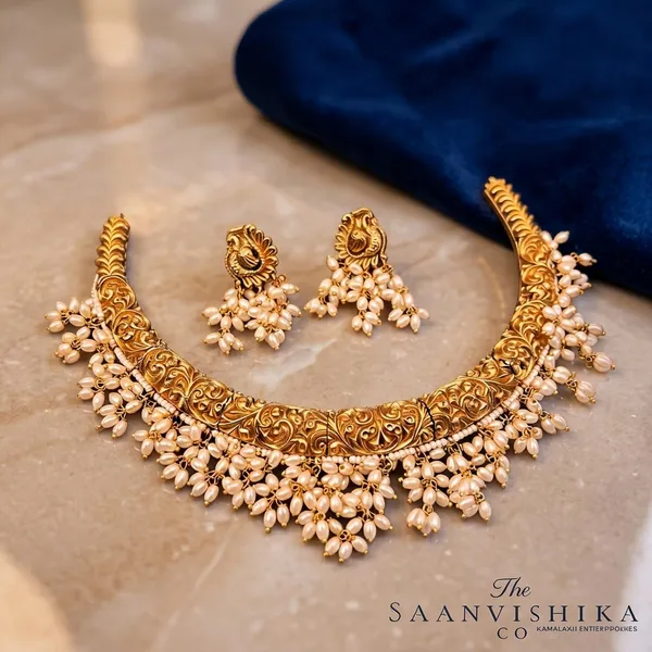 Golden_Alloy_Micro_Pearl_Kante_Necklace_Set_For_Women
