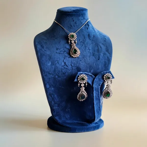 Green_Alloy_Doublet_Emerald_Pendant_Set_For_Women