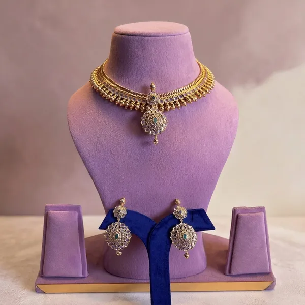 Golden_Alloy_Detachable_Pendant_Necklace_For_Women