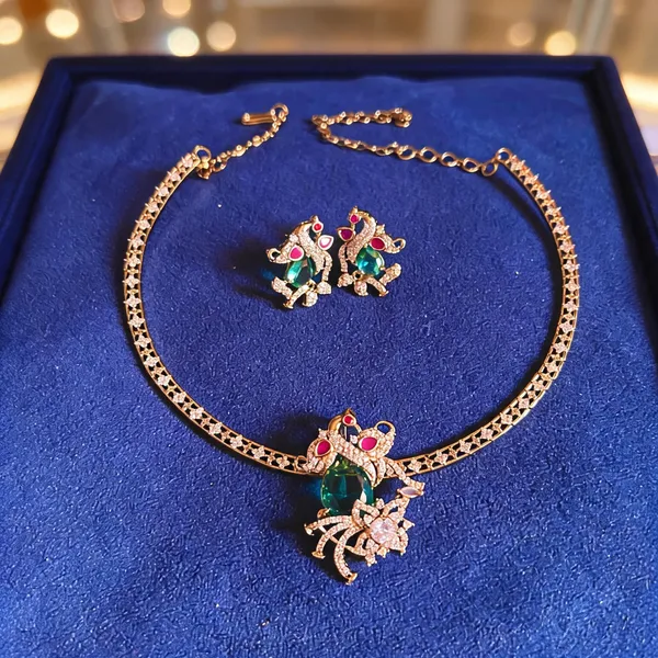 Green_Alloy_Victorian_Swan_Kanti_Necklace_Set_For_Women