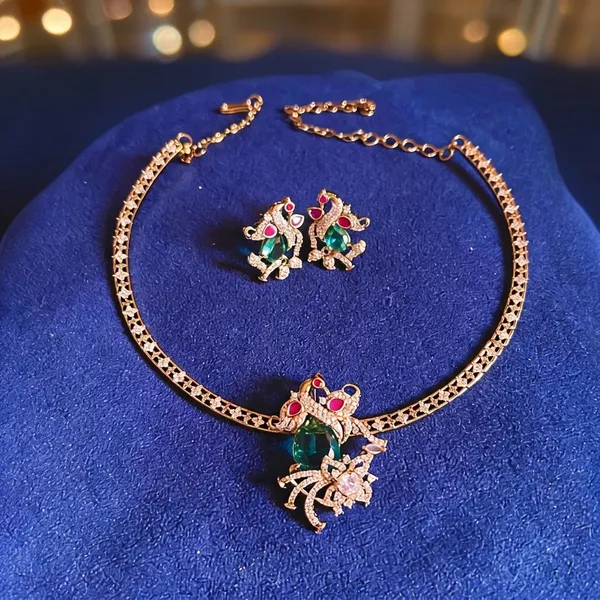 Green_Alloy_Victorian_Swan_Kanti_Necklace_Set_For_Women