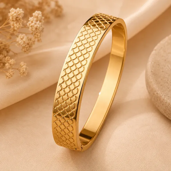 Gold_Textured_Scale_Pattern_Bangle_Bracelet_For_Women