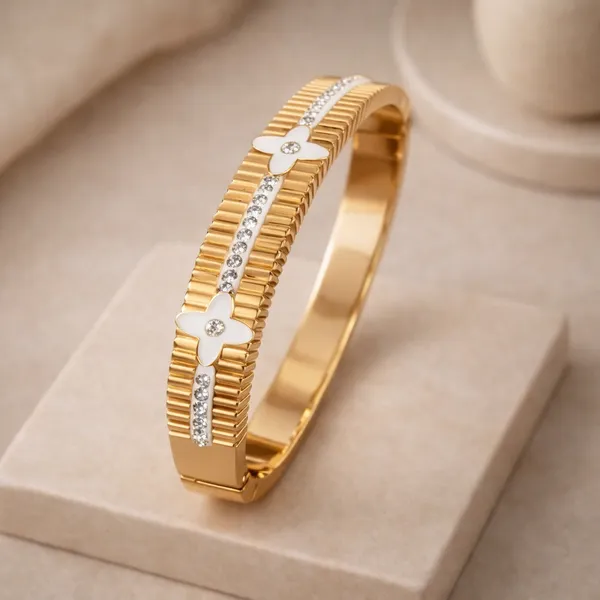 Gold_Plated_Crystal_Studded_Textured_Bangle_For_Women