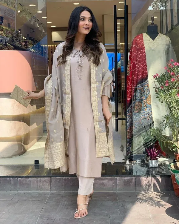 Beige_Embroidered_Straight_Kurta_Set_with_Dupatta_for_Women