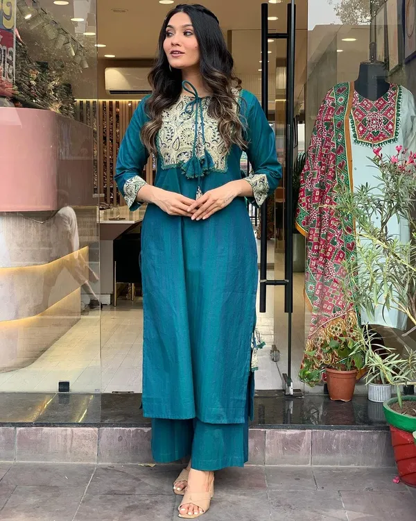 Teal_Blue_Embroidered_Kurta_Set_with_Matching_Bottoms_for_Women