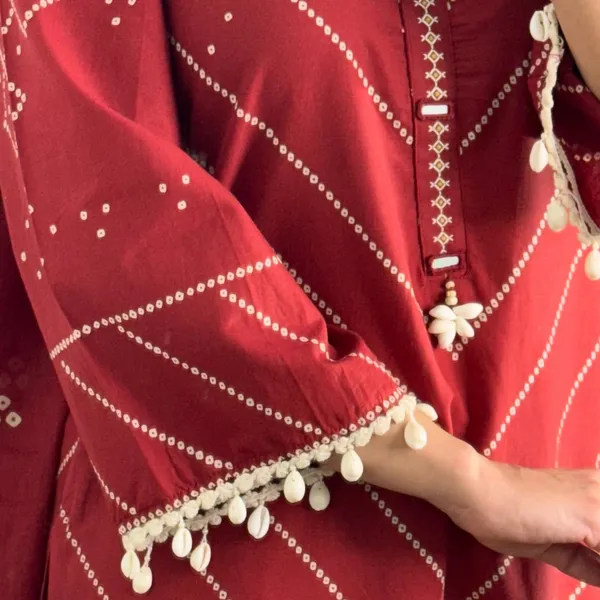 Red_Cotton_Printed_Kurta_Set_with_Tassel_Embellishments_for_Women