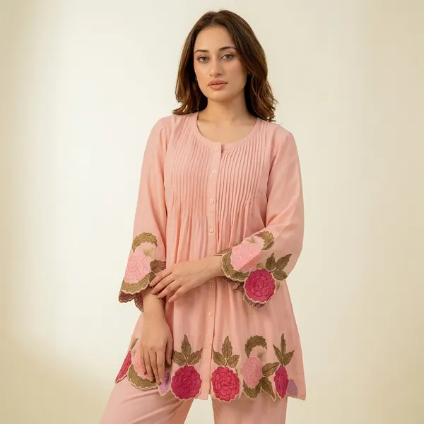 Peach_Georgette_Embroidered_Floral_Kurta_Set_for_Women