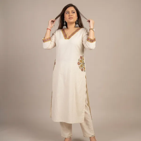 White_Embroidered_Kurta_with_Mirror_Work_for_Women