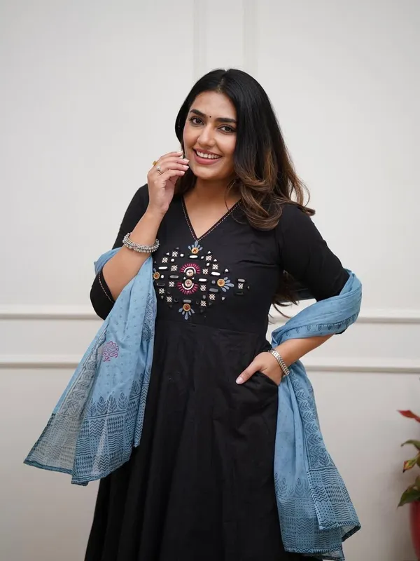 Black_Embroidered_Anarkali_Kurta_with_Blue_Dupatta_for_Women