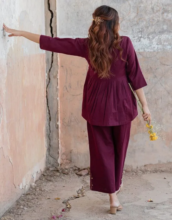Maroon_Cotton_Straight_Fit_Kurta_with_Pants_for_Women