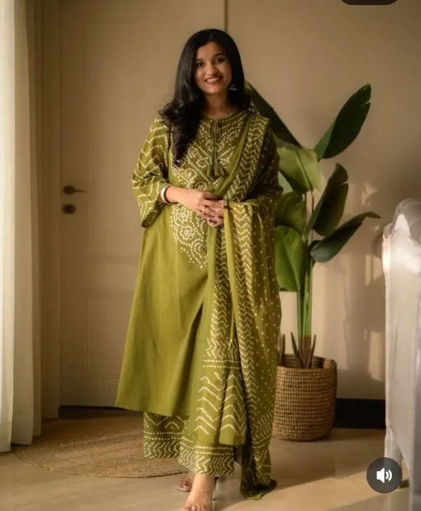 Green_Cotton_Bandhani_Print_Kurta_Dupatta_Set_for_Women
