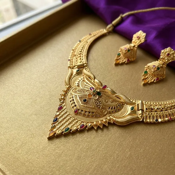 Gold_Brass_Necklace_Set_With_Earrings_For_Women